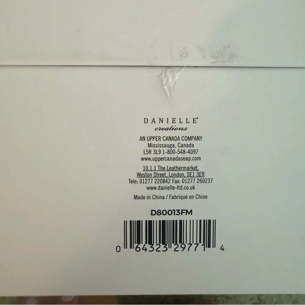 Danielle Creations LED Light Therapy Mask - Picture 4 of 4